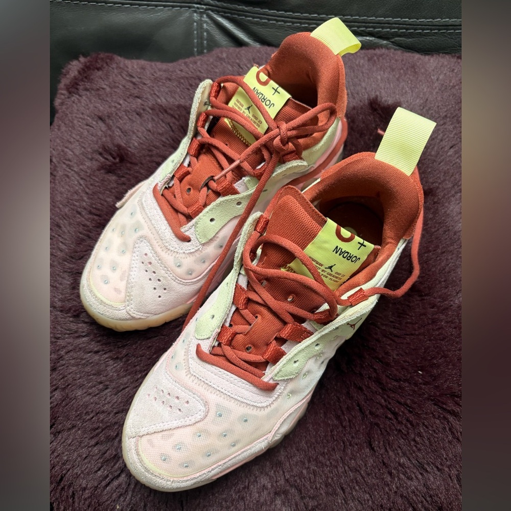 Jordan Women's Jordan Delta 2 Sneakers in Pink Green and Red